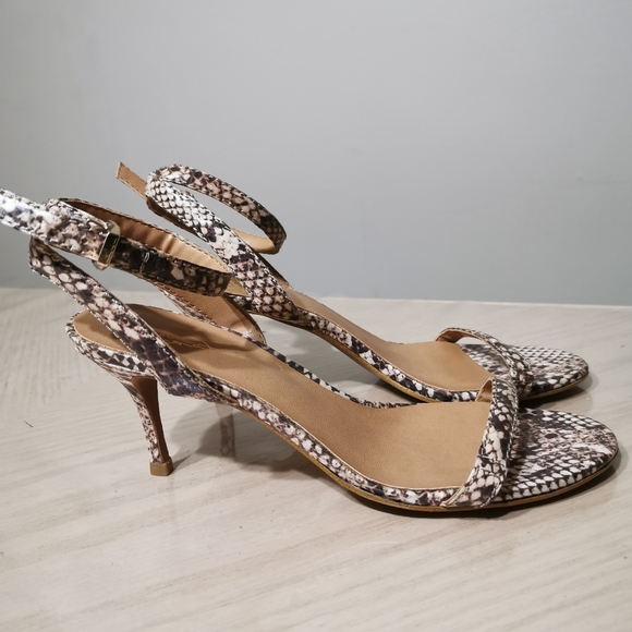 Report Signature Heels - Picture 2 of 10